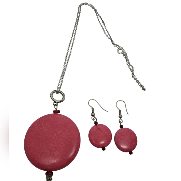 VINTAGE HOT PINK DYED HOWLITE STONE PENDANT NECKLACE & EARRINGS SET - Picture 5 of 8